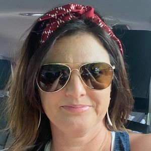 Meet your Posher, Adiene